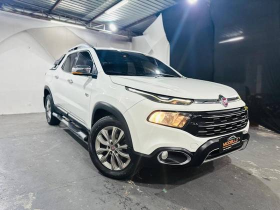 FIAT TORO 2.0 16V TURBO DIESEL RANCH 4WD AT9 FIAT TORO 2.0 16V TURBO DIESEL RANCH 4WD AT9